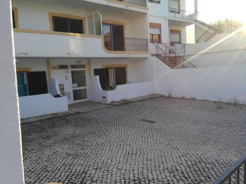 Apartamentos Monica Quarteira Exteriör bild