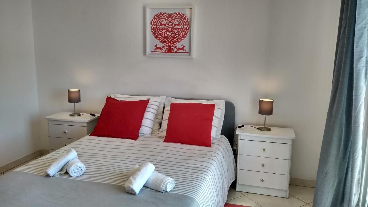 Apartamentos Monica Quarteira Exteriör bild
