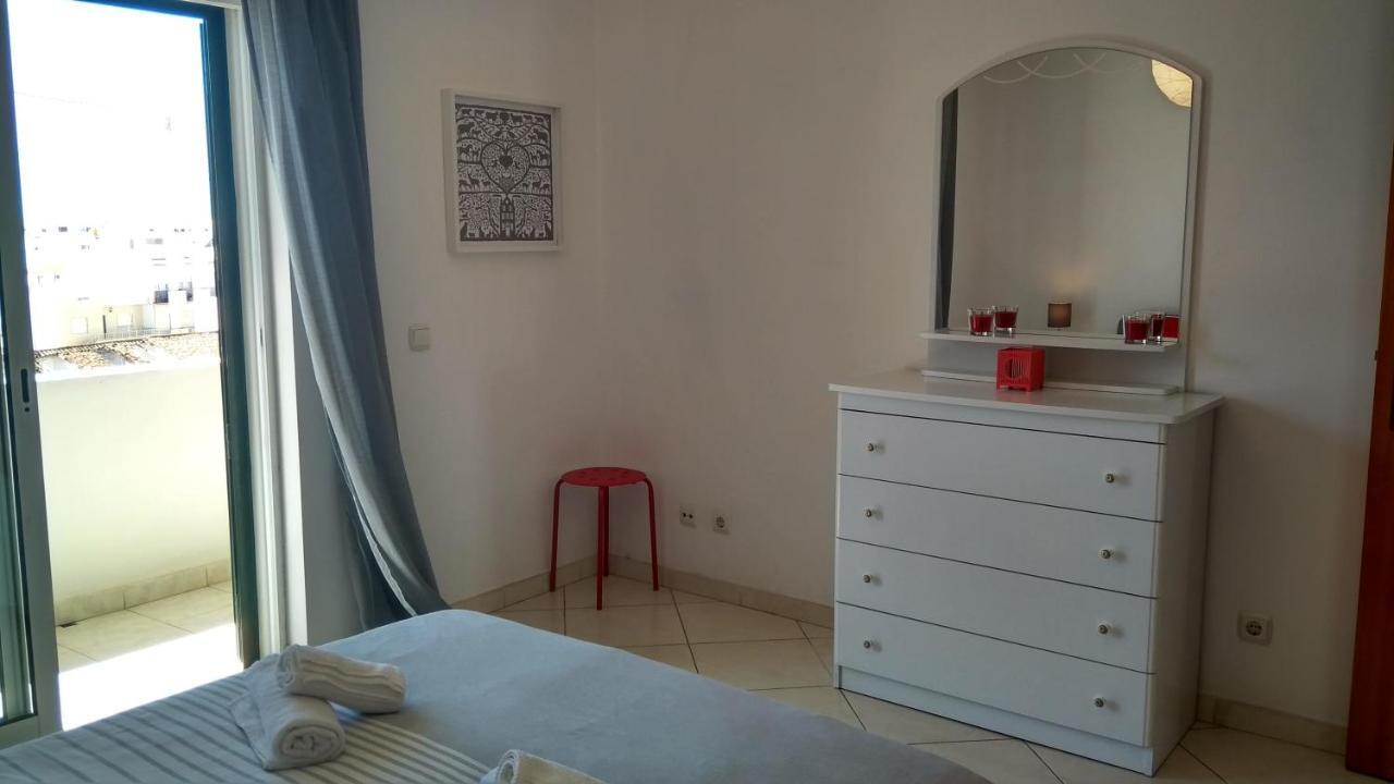 Apartamentos Monica Quarteira Exteriör bild