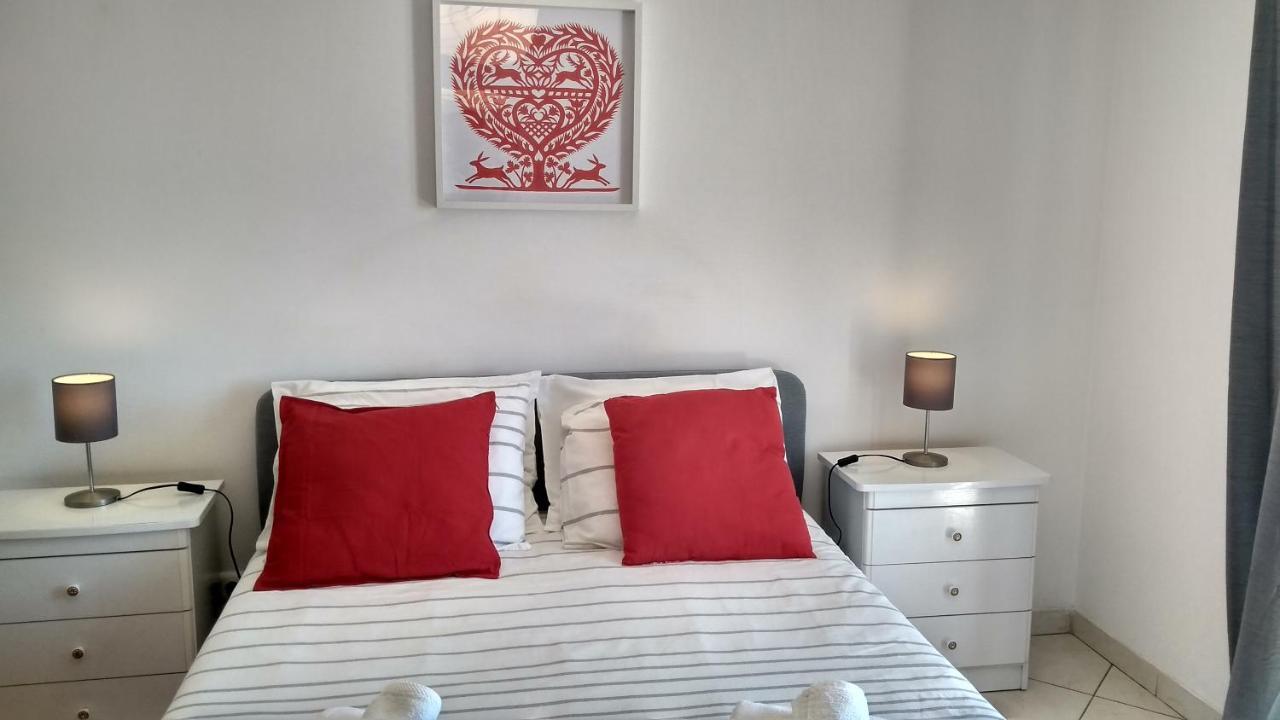 Apartamentos Monica Quarteira Exteriör bild